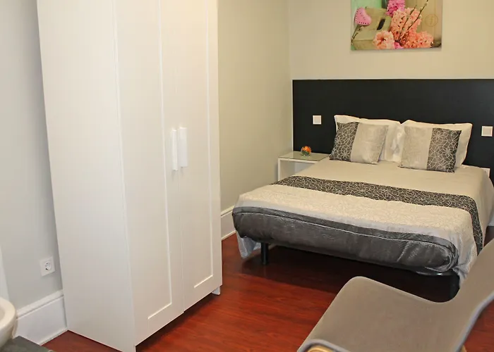 Lunar ゲストハウス ポルト